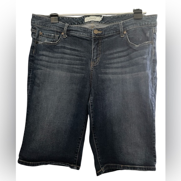 Torrid Woman’s Blue Denim Jeans Shorts Size 20 - Picture 1 of 16